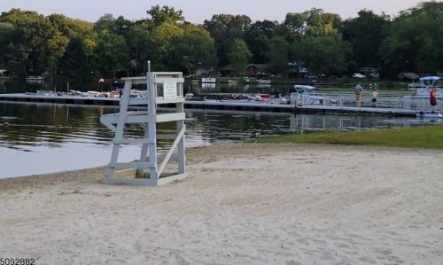 9 Apache Trl, Rockaway NJ  07866-1028 exterior