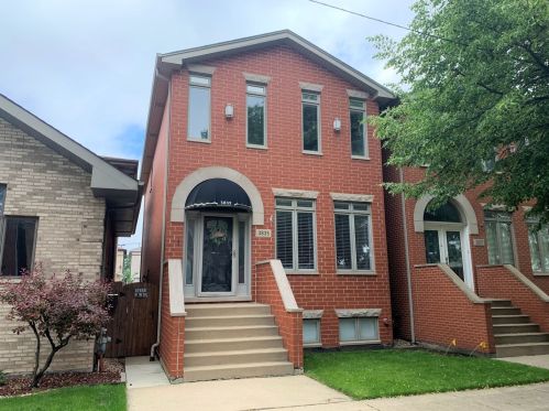 3835 Parnell Ave, Chicago, IL 60609-1735