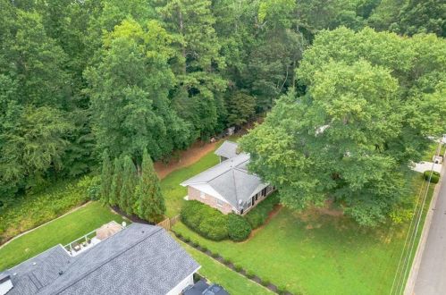 4882 Cambridge Dr, Atlanta GA 30338-5049 exterior