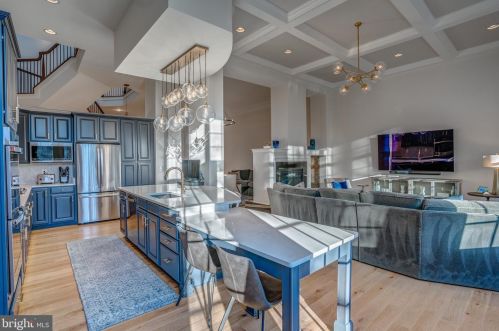 18285 Mullfield Village Ter, Leesburg VA  20176-7466 exterior