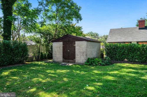 814 Whittington Ter, Silver Spring MD 20901-1056 exterior