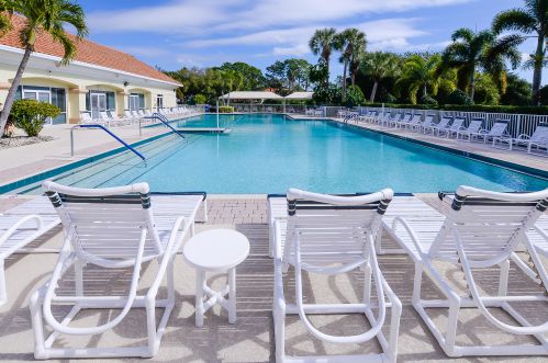 325 Tuscany Ct, Fort Pierce FL 34986-1731 exterior