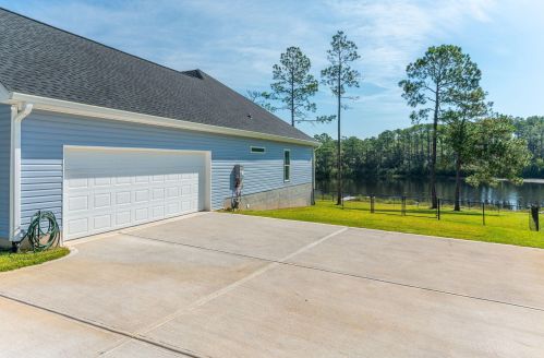 220 Hidden Lk Trl, Defuniak Springs FL 32433-3202 exterior
