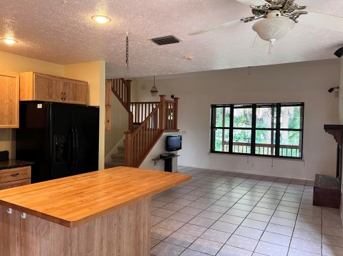 5302 Sunset Blvd, Fort Pierce FL  34982-3876 exterior