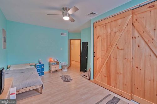 114 Chestnut St, Slatington PA 18080-1512 exterior