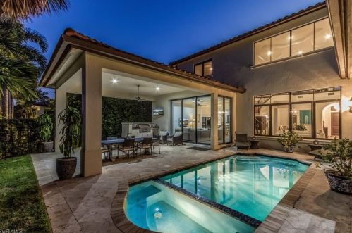 2252 Residence Cir, Naples FL 34105-3084 exterior