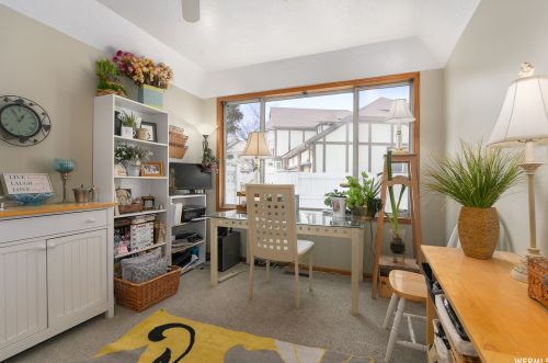 8842 Sunridge Dr, Sandy UT 84093-7044 exterior