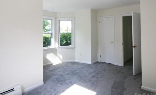 291 Rowayton Ave, Norwalk CT 06853-1628 exterior