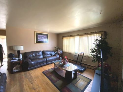 1924 16 Ave, Broadview IL 60155-2001 exterior