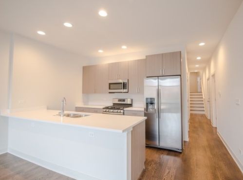 832 Erie St, Chicago, IL 60642-5903