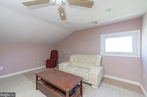 15 Pne St, Camden NJ 08103-3353 exterior