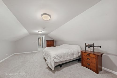 7251 Paxton Ave, Chicago IL  60649-2519 exterior