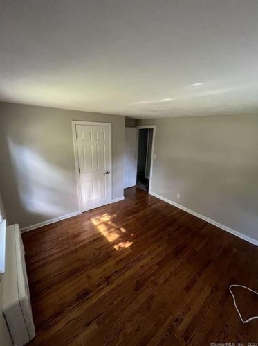 168 Spg St, Windsor Locks CT 06096-1724 exterior