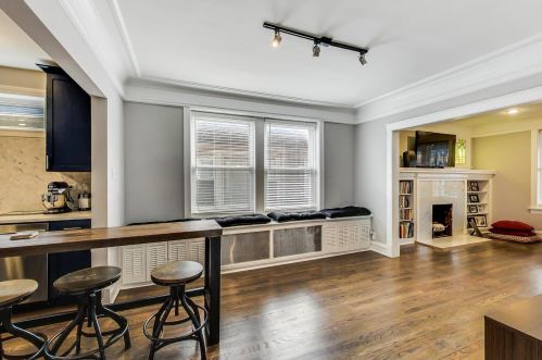 7443 Merrill Ave, Chicago IL  60649-3210 exterior