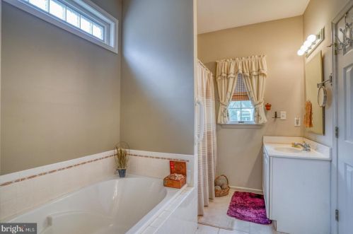 51 Bay Breeze Dr, Lewes DE 19958-2110 exterior