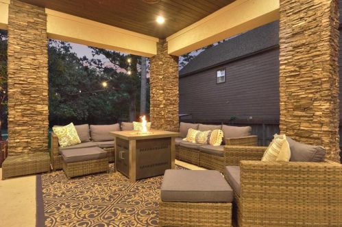 12122 Hawthorne Dr, Montgomery TX 77356-5449 exterior