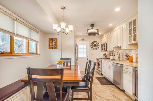 18 Donna Ln, Commack NY 11725-5204 exterior