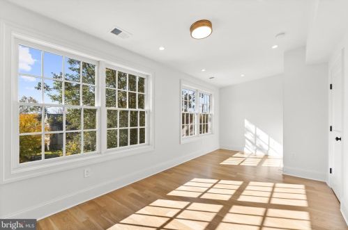 4420 Fessenden St, Washington DC  20016-4054 exterior