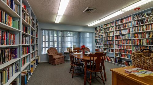 21 Lake Vista Trl, Fort Pierce FL 34952-6349 exterior