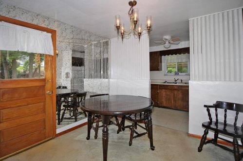 5303 Becky Dr, Pittsburgh, PA 15236-2622