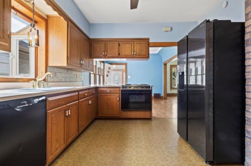 2150 66, Milwaukee WI 53213-2036 exterior