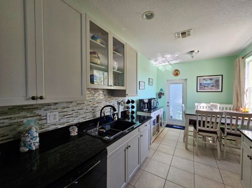 2125 Glen Ridge Dr, Fort Pierce FL  34952-8023 exterior