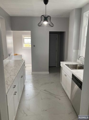 144 Scheerer Ave, Newark NJ  07112-2114 exterior