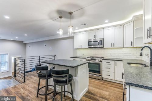 220 Fountain St, Philadelphia PA  19128-4508 exterior