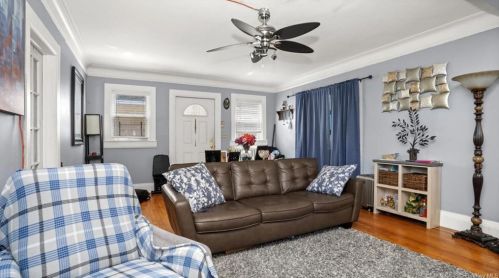 4315 Byron Ave, Bronx NY 10466-1517 exterior