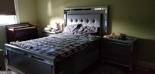 8120 Wyndam Rd, Camden NJ 08109-3221 exterior