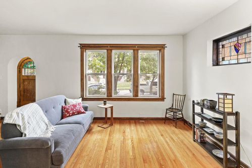 5015 Lindenwood Ave, Saint Louis MO 63109-1728 exterior