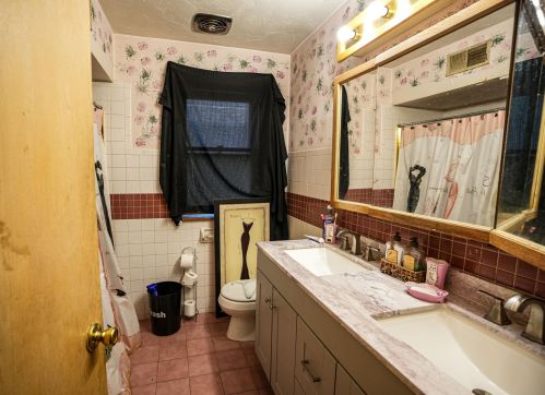 8015 Beckett Ave, Milwaukee WI  53218-4626 exterior