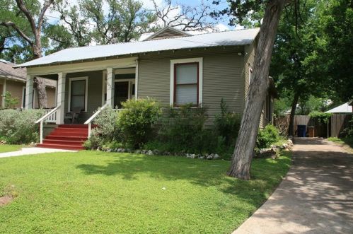 202 35th St, Austin TX  78705-1611 exterior