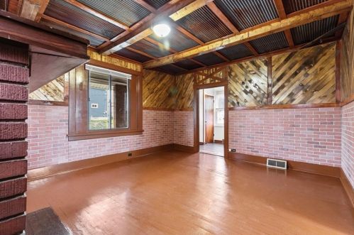 10 Amherst Ave, Pittsburgh PA 15229-1536 exterior