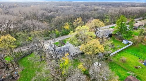 9006 Vine Ave, Bull Valley IL 60097-8243 exterior