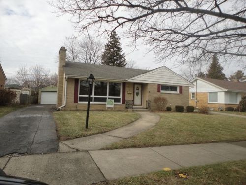 2220 Walnut St, Waukegan, IL 60087-3923
