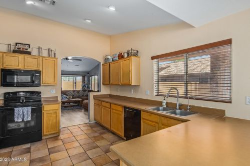 3816 74 Dr, Phoenix AZ 85033-2556 exterior