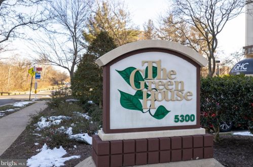 5300 Holmes Run Pkwy, Alexandria VA 22304-2834 exterior