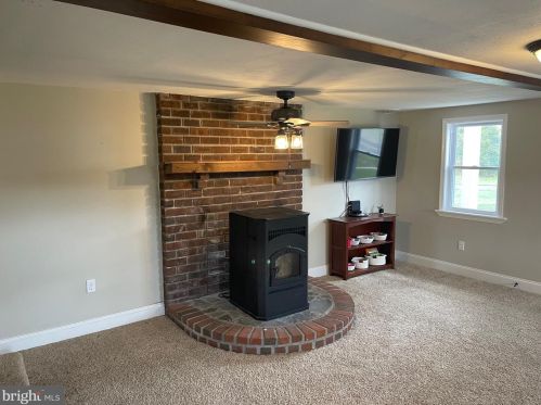 998 Plunkert Rd, Littlestown PA 17340-9643 exterior