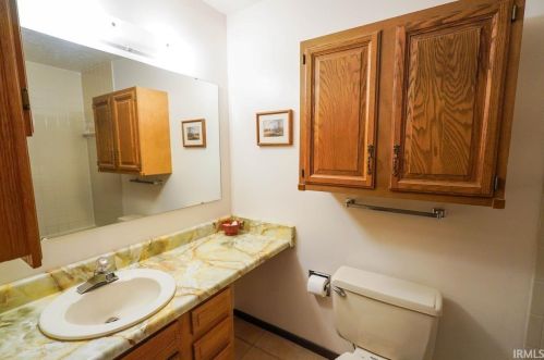 1212 Berkley Cir, Mishawaka IN 46544-4802 exterior