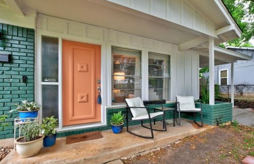 4712 Everglade Dr, Austin TX  78745-1715 exterior