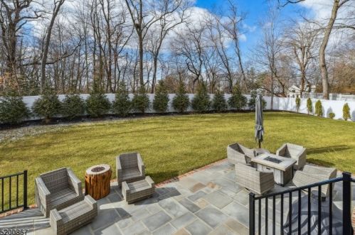 7 Dale Dr, Chatham Township NJ  07928-1661 exterior