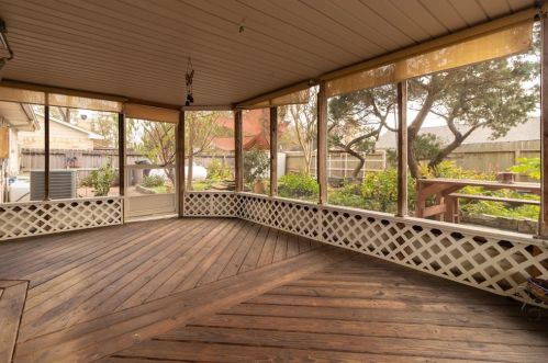 7002 Foxvalley Ln, Humble TX exterior