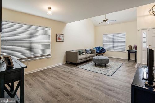 37 Sunnydale Dr, Berkeley Township NJ 08721-1380 exterior