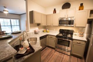 701 Highland Ave, Atlanta GA  30312-1499 exterior