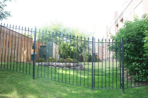 1220 Locust St, Milwaukee WI 53212-2642 exterior