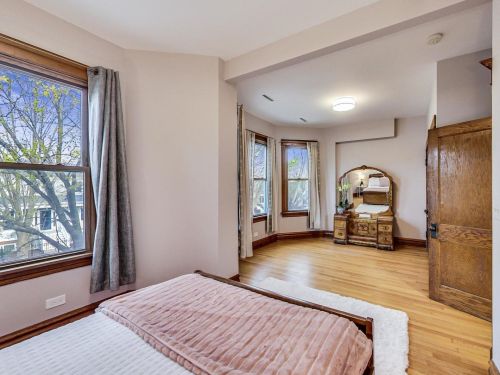 4244 Bell Ave, Chicago IL 60618-2904 exterior