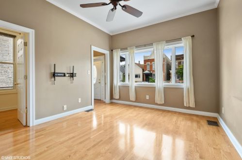 3622 Winchester Ave, Chicago, IL 60609-1232