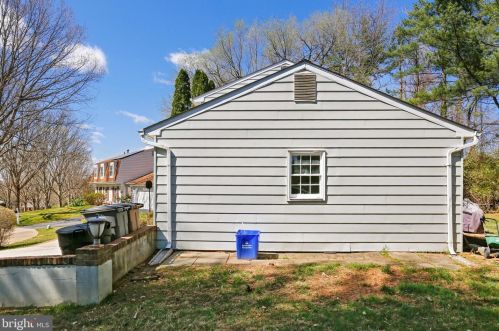 10 Grovepoint Ct, Rockville MD 20854-5505 exterior