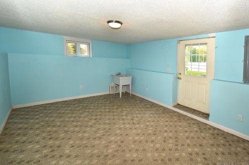 523 Taylor St, Vernon CT 06066-5231 exterior